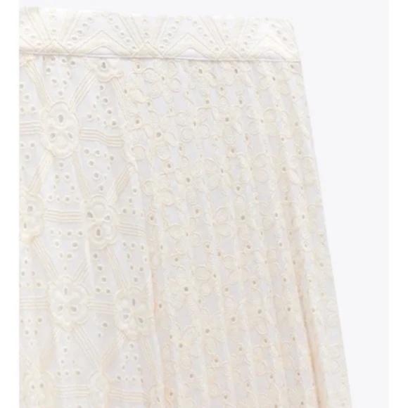 New Zara Limited edition - Open Eyelet Embroidered Patchwork Pleated Skirt - Picture 13 of 13